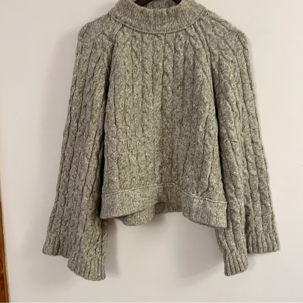 Free People Snow Bird Pullover Cable Knit Sweater Wide Sleeves Size Small - Picture 3 of 10